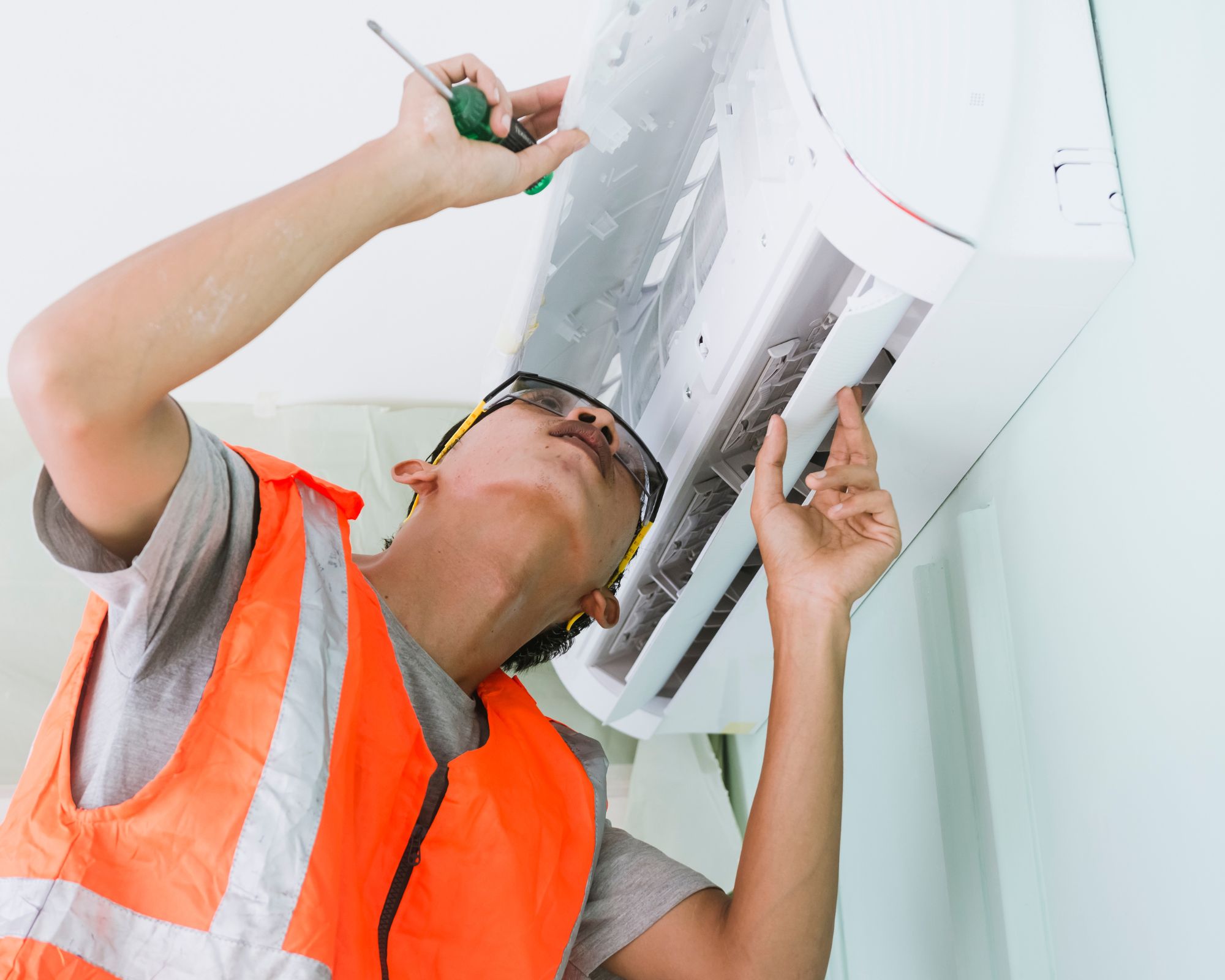 Quand faire appel à un professionnel du dépannage pour votre climatiseur ?